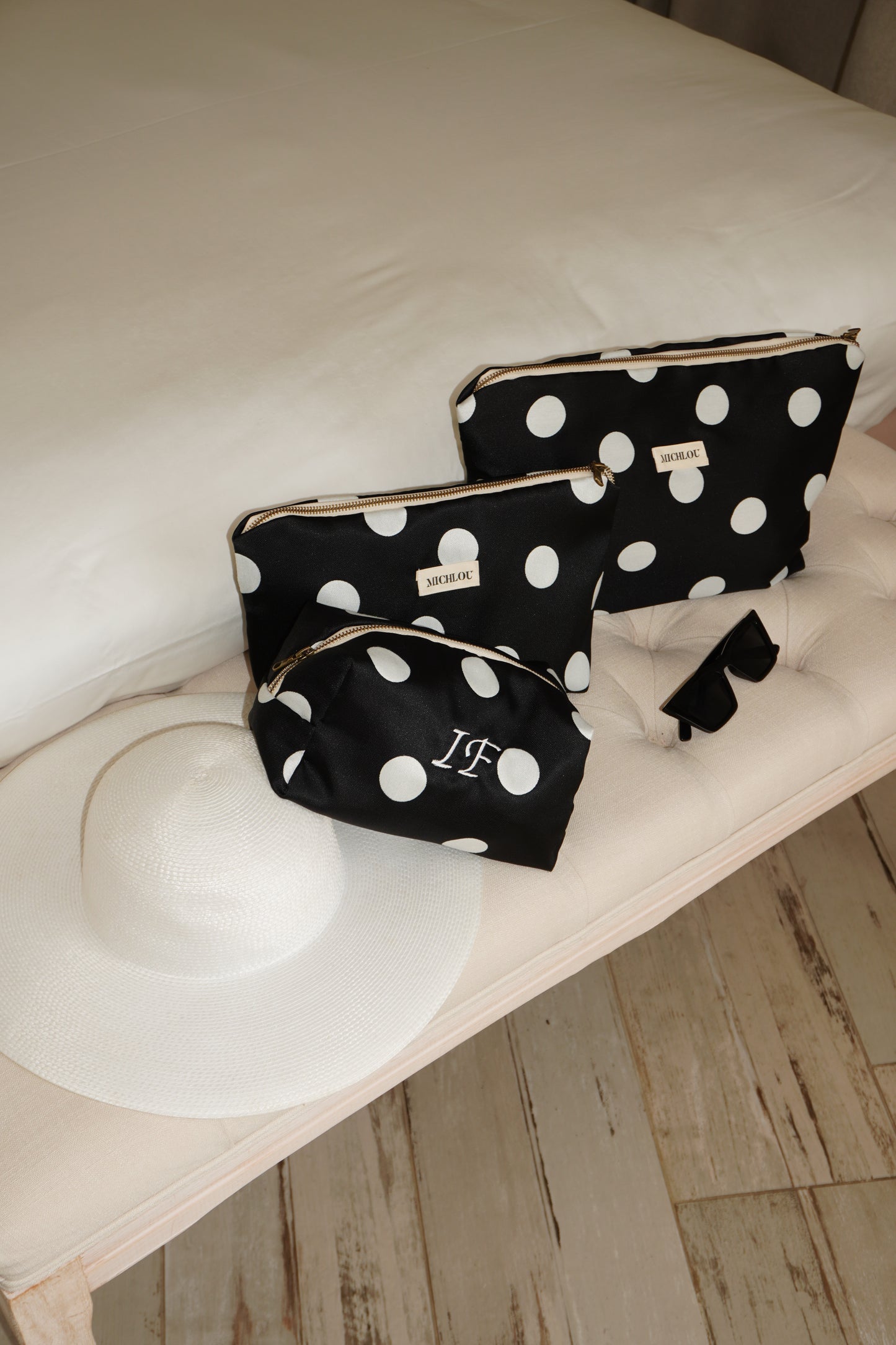 Pochette à pois noire
