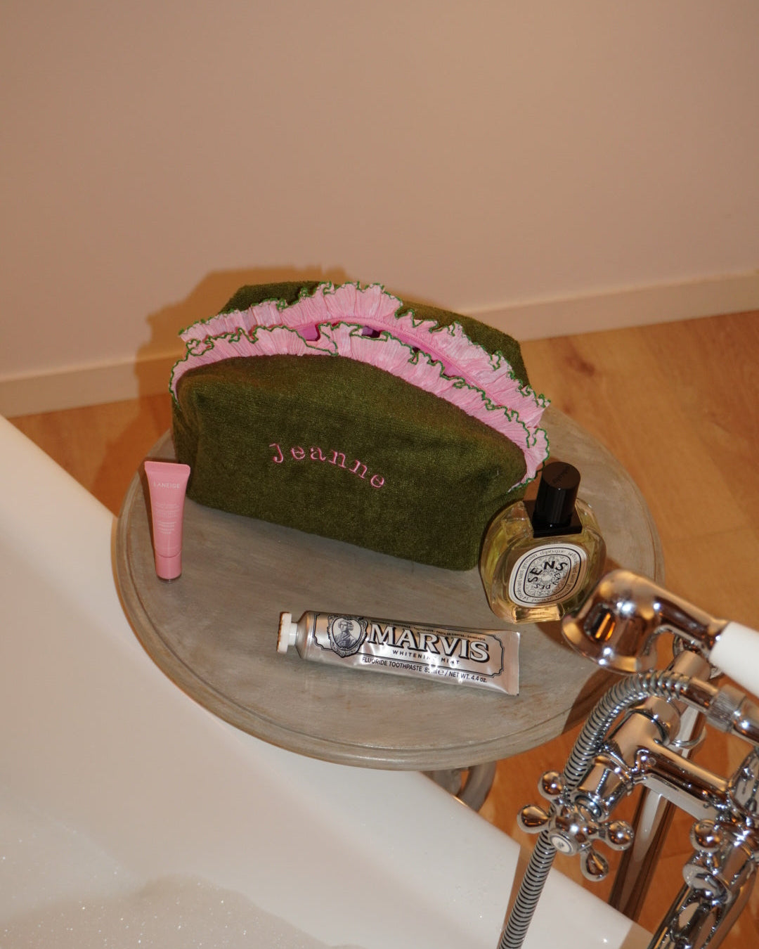 Trousse à broder verte