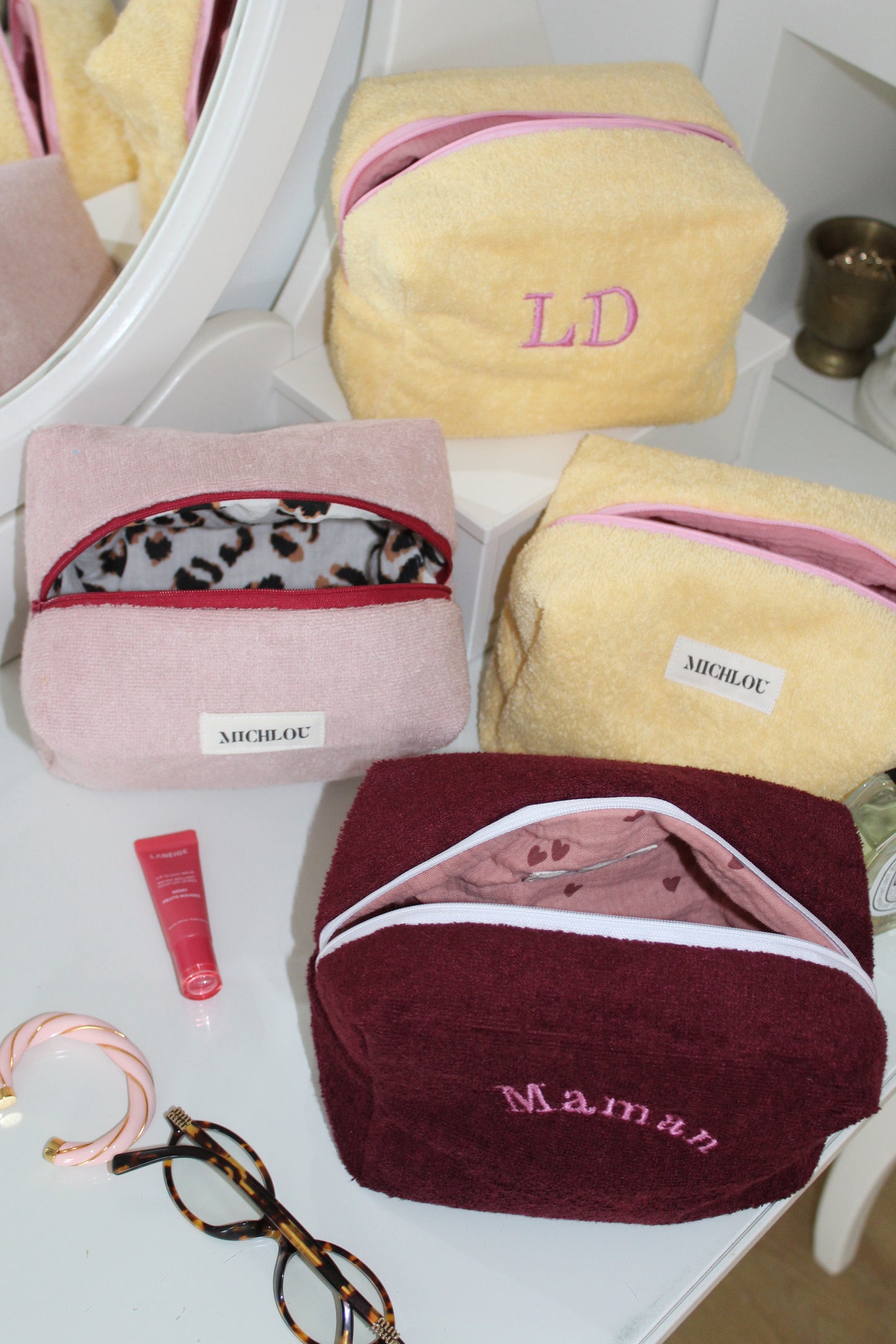 Trousse à broder jaune